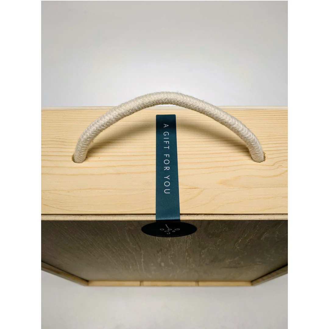 The Irish Wine Geese Whiskey & Wine Wooden Gift Box - Image 3